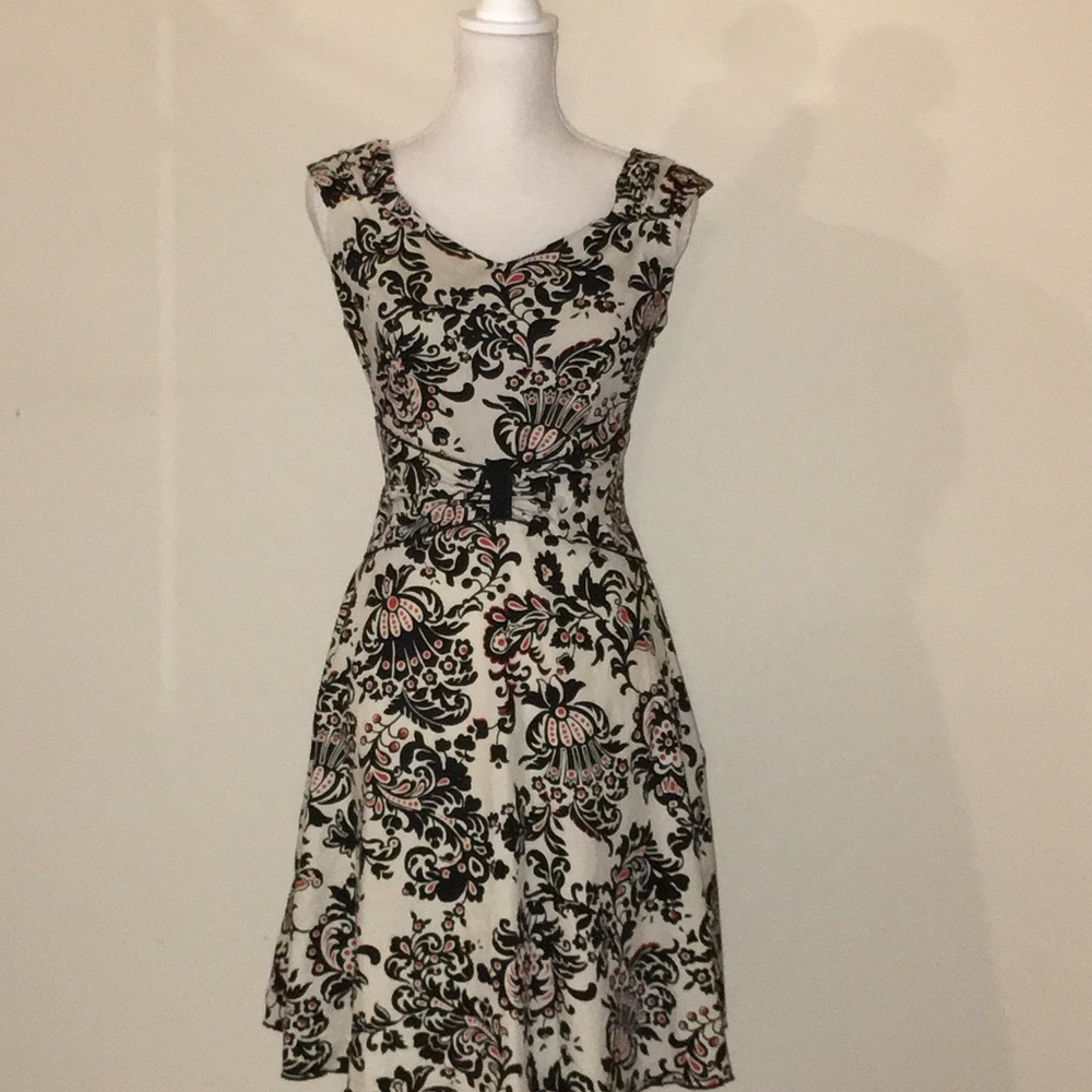 Cotton black white and red dress size 6
